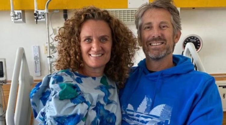 Bota e futbollit në festë, Van der Sar del nga reanimacioni