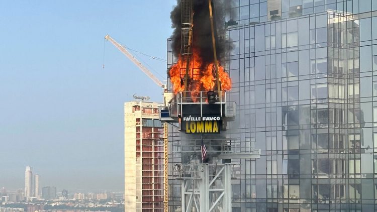 Shembet vinçi në Nju Jork, lëndohen 6 persona