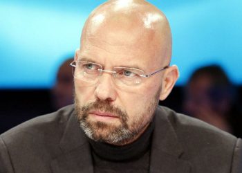 ‘Mirë që i erdhën mendtë’, ironizon Manjani: U kujtua për procesin e Berlinit komandanti