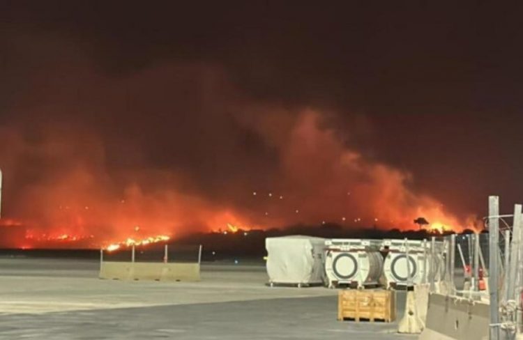Zjarr në Siçili, mbyllet aeroporti ndërkombëtar në Palermo