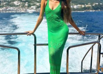 FOTO/ Emina Çunmulaj mahnit me format e jashtëzakonshme