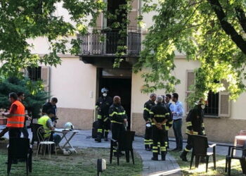 Zjarr në shtëpinë e të moshuarve, 1 viktimë dhe 11 të lënduar