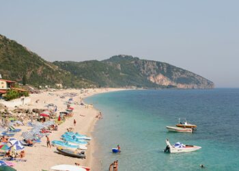 Më shumë se viti i kaluar, Vlora dyndet nga turistët Italian