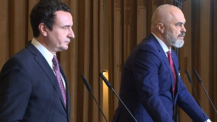 Mediat kosovare: Kurti ‘ngacmon’ Ramën në takimin me mërgimtarët