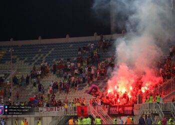 Tifozët i hapin probleme, UEFA gjobë të majme për Vllazninë