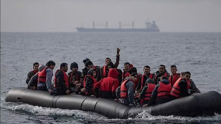 Daily Mail: Kontrabandistët shqiptarë reklamojnë ‘biznesin’