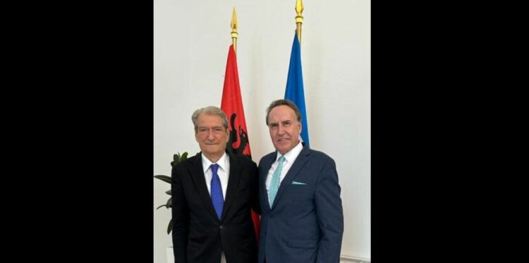 Berisha pret Presidentin e nderit të Federatës Pan shqiptare në SHBA