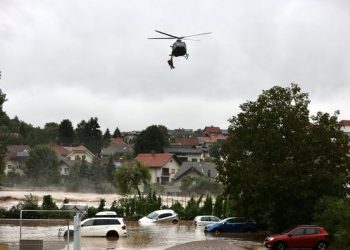 Alarm i kuq nga përmbytjet në Slloveni, ka të vdekur