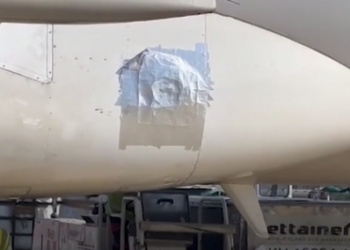 Avioni riparohet me ngjitës, videoja bën xhiron e rrjetit