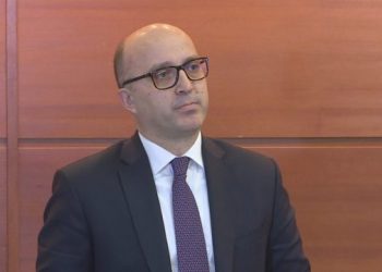 Berisha i kërkoi dorëheqjen, reagon kreu i ILD: S’merrem me komente..