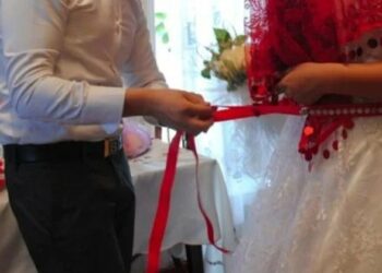 Shokuese/ Nuk ishte e virgjër, familja shqiptare dhunon 23-vjeçaren