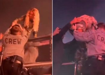 Roja kapet duke prekur të pasmet e këngëtares së famshme (VIDEO)