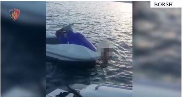 Iu fik mjeti lundrues në det, i riu shpëtohet pas 10 orësh
