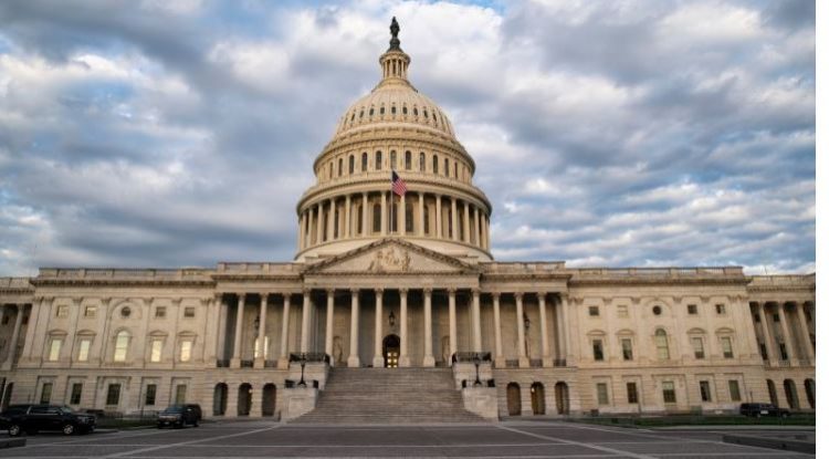 Alarm në Senatin Amerikan, një person i armatosur në zyra?