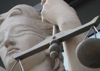 Kosova dëbon dy serbë për “pjesëmarrje në protesta të dhunshme”