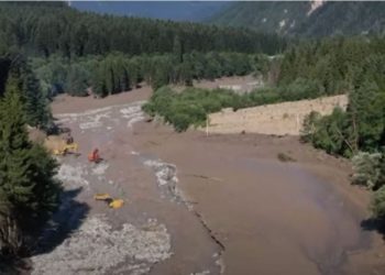 11 të vdekur dhe shumë të zhdukur nga rrëshqitja e dheut