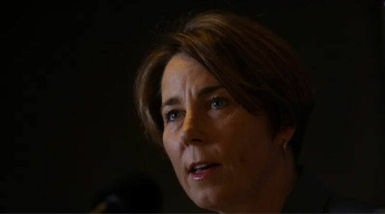 Migrantët, Masaçusets shpall gjendjen e jashtëzakonshme