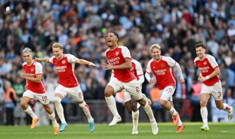 Arsenali triumfon dramatikisht në finale ndaj City-t