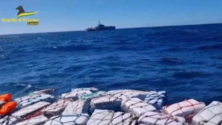 Rrjetet shqiptare të drogës “zëvendësojnë “marijuanën” me kokainën