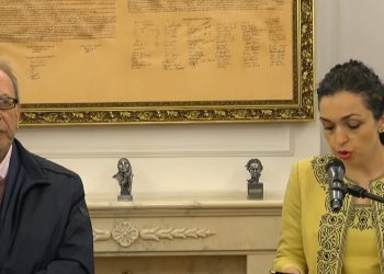 Shkrimtari Ismail Kadare merr nënshtetësinë e Kosovës