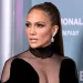Jennifer Lopez shfaqet bukur duke kërcyer me bikini të zeza (VIDEO)