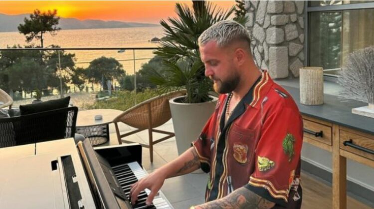 Luizi poston foto nga pushimet në Turqi