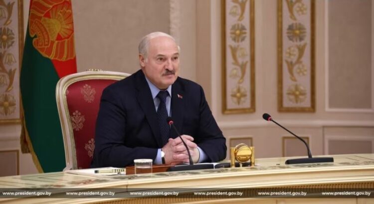 Lukashenka thotë se ka urdhëruar “kontakt” me Poloninë, pas rritjes së tensioneve