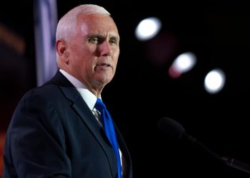 Pence kundër ish-presidentit Trump, përpiqet të forcojë shanset në fushatën republikane