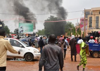 Tensionet në Niger, ECOWAS: Ndërhyrja ushtarake, mjet i fundit