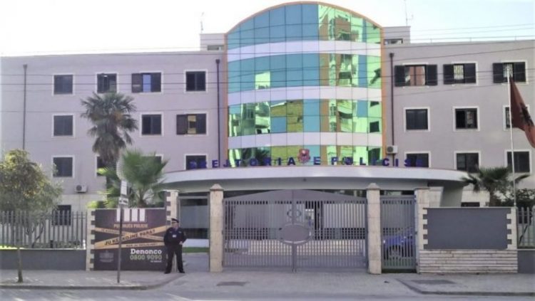 E rëndë në Durrës/ Bie nga kati i katërt, vdes 25-vjeçari