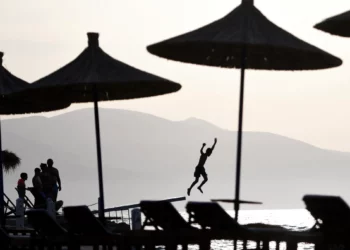 Shqipëria e lirë? Gazeta italiane nxjerr zbuluar “farsën” e Ramës