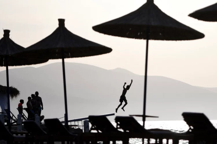 Shqipëria e lirë? Gazeta italiane nxjerr zbuluar “farsën” e Ramës