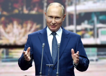 Putin ndalon zyrtarët e tij që të përdorin makina të huaja