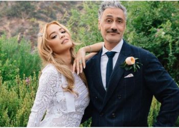 Rita Ora e Taika Uaititi festojnë përvjetorin e parë të martesës