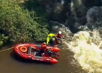 E rëndë/ Po mbyteshin në lumë, babai hero shpëton 3 fëmijët