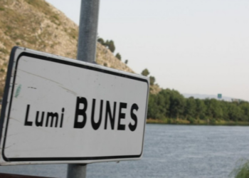 75-vjeçari dyshohet të jetë mbytur në lumin Buna, nisin kërkimet