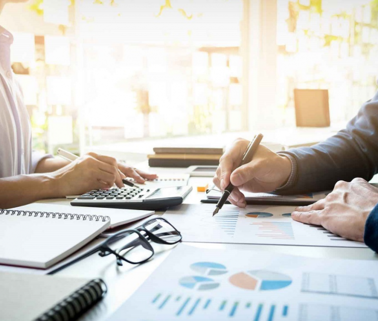 I hoqën ndihmën ekonomike, 60-vjeçari tenton të djegë kryebashkiakun