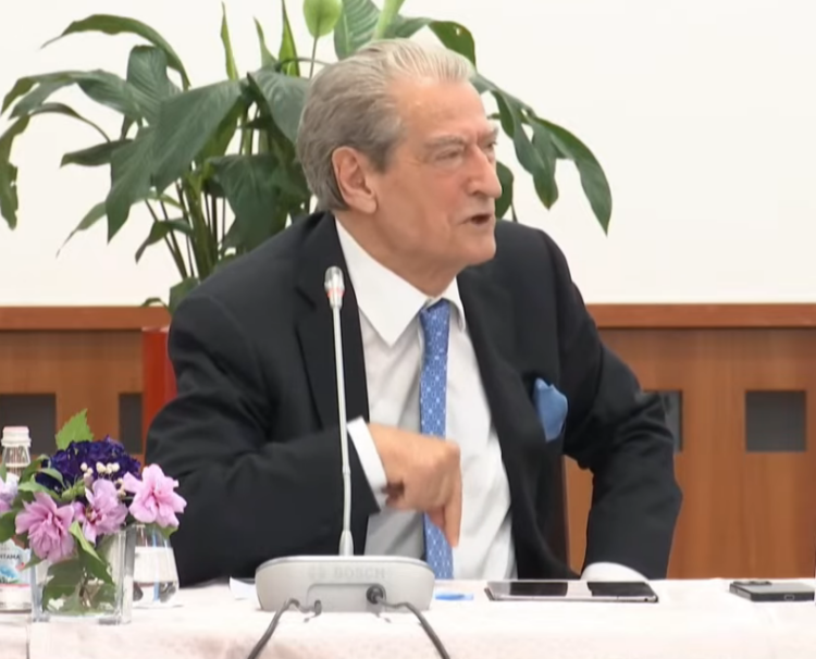 Berisha: Na ka pushtuar narko-euro, po pastrohen para me ndërtimet