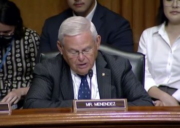 Uashingtoni i shqetësuar për disidentët iranianë në Shqipëri: Hetim bastisjes në kampin e Manzës