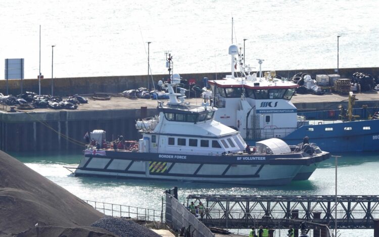 14 mijë paund, ja rruga e re ilegale e shqiptarëve për në Britani