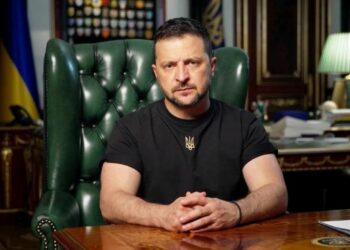 Zelensky shkarkon shefat e të gjitha qendrave të rekrutimit për luftë