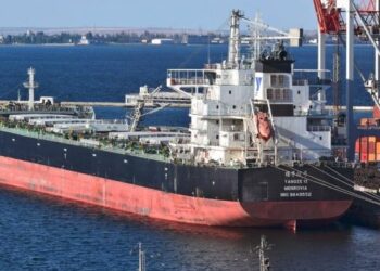 Anijet e bllokuara, Kievi shpall ‘korridorin e përkohshëm humanitar’