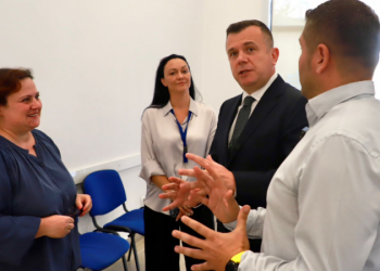 Balla aplikon në zyrat e “IdentiTek”: ID do prodhohen nga shteti