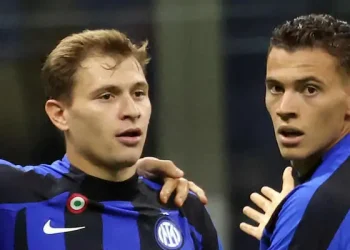 Brighton bisedon me Interin për titullarin e Kombëtares