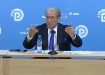 “Me të s’kam komunikuar”, Berisha për Ahmetajn: Denoncimet për kërcënimet i mora nga…