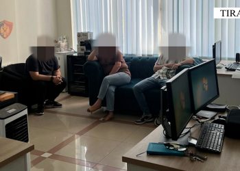 Zbulohet ‘Call center’ i paligjshëm në Selitë, 6 në pranga