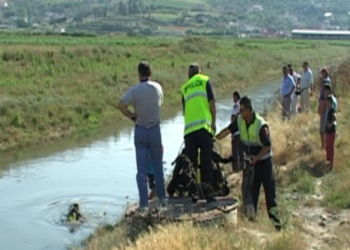 U mbyt në kanal, gjendet i vdekur 21-vjeçari në Fier
