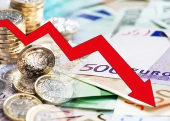 Euro bie sërish! Turistët dhe investimet luhatin monedhën evropiane