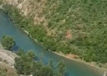 Fabrika e bitumit, banorët në Fierzë protestojnë: Guroret dëmtojnë