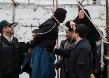 Morën peng dhe përdhunuan një grua, ekzekutohen pesë burra në Iran